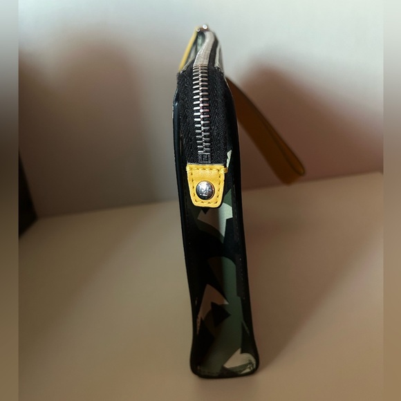 FENDI Leather Clutch Zip Pouch Black - Picture 9 of 13